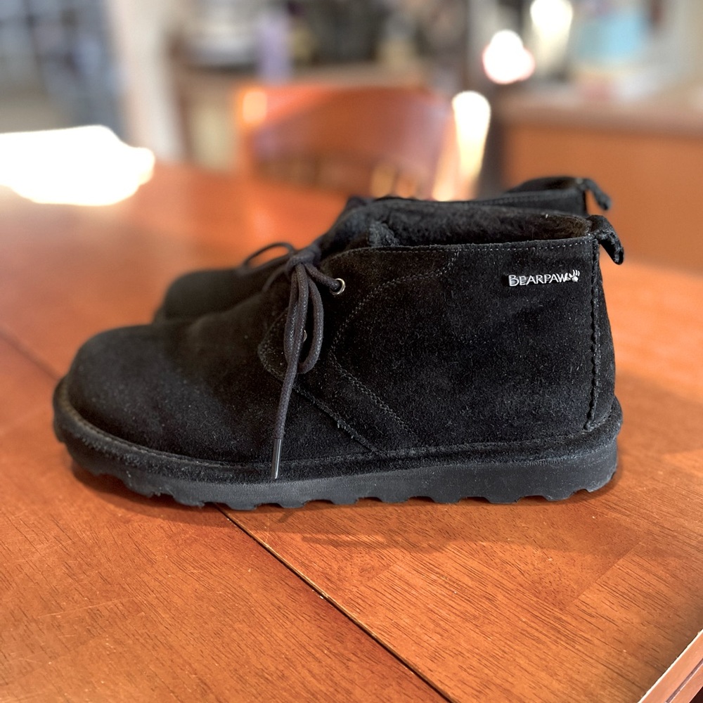 Bearpaw Skye black Chukka Bootie Women’s Size 9